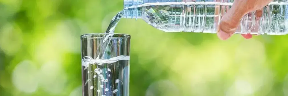 Гідратація та спорт: скільки потрібно пити води на день і як правильно це робити